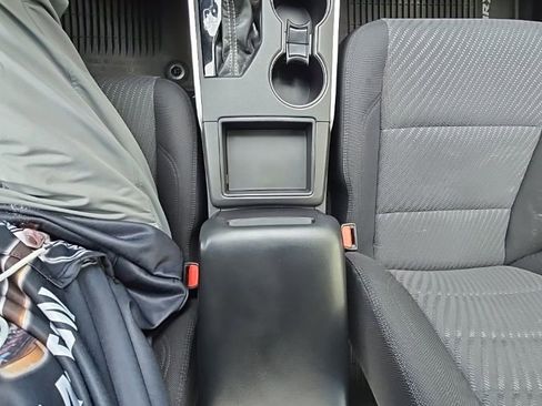 Used 2017 Toyota Camry LE image 28