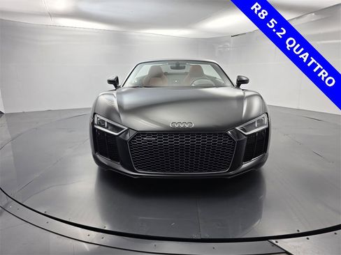 Used 2018 Audi R8 V10 image 2