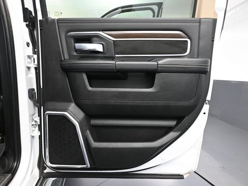 Used 2022 RAM 2500 Laramie AWD/4WD image 32