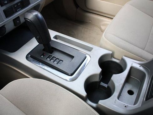 Used 2010 Ford Escape XLT image 14