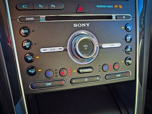 Used 2017 Ford Explorer Platinum image 30