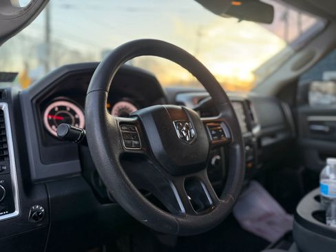 Used 2018 RAM 2500 SLT image 17