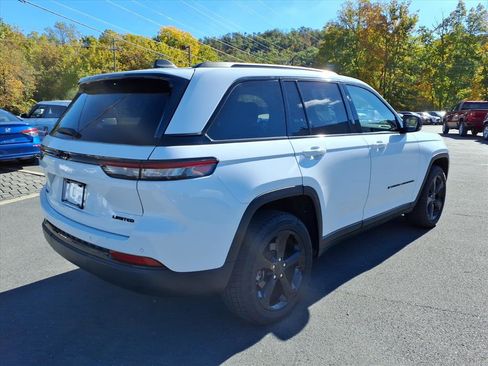 Used 2023 Jeep Grand Cherokee Limited w/ Black Appearance Package image 3