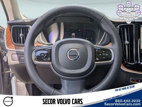 Certified 2024 Volvo XC60 B5 Plus w/ Protection Package Premier AWD/4WD image 19
