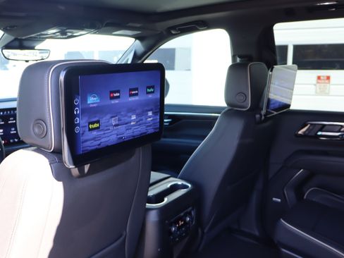 Used 2025 Chevrolet Tahoe Premier image 14