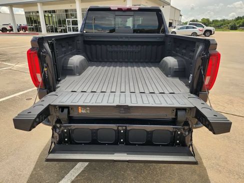 Used 2024 GMC Sierra 1500 Denali w/ Technology Package AWD/4WD image 33