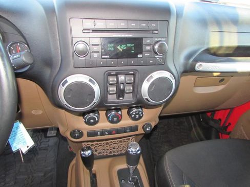 Used 2016 Jeep Wrangler Unlimited Sahara w/ Max Tow Package image 24