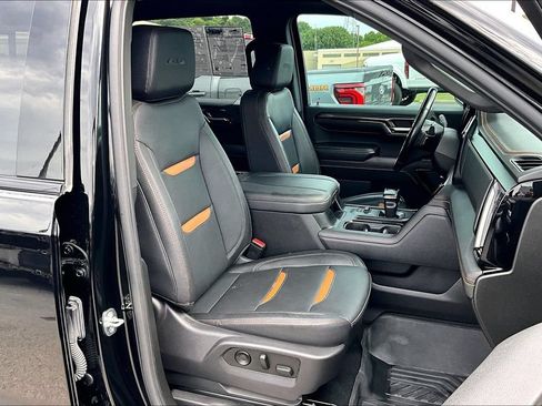 Used 2024 GMC Sierra 1500 AT4 w/ Technology Package AWD/4WD image 32