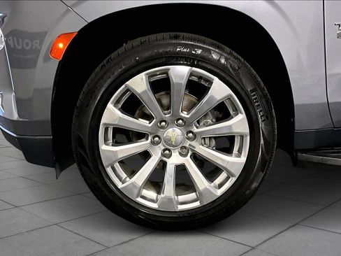 Used 2021 Chevrolet Tahoe Premier w/ Premium Package image 11