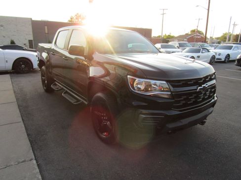 Used 2021 Chevrolet Colorado LT w/ Redline Special Edition AWD/4WD image 4