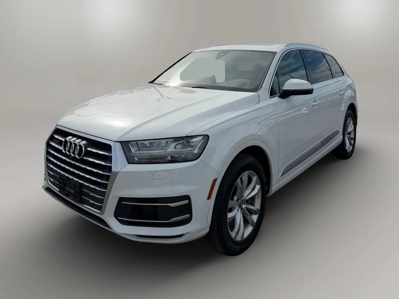 Used 2017 Audi Q7 3.0T Premium Plus w/ Premium Plus Package AWD/4WD image 3