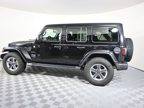 Used 2022 Jeep Wrangler Unlimited Sahara w/ Cold Weather Group AWD/4WD image 3