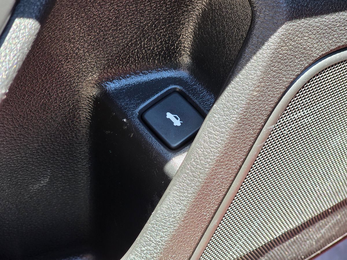 Used 2018 Honda Civic Touring image 28