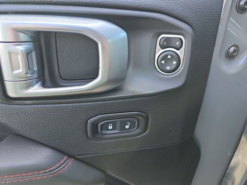 Used 2023 Jeep Gladiator Rubicon w/ Cold Weather Group image 26