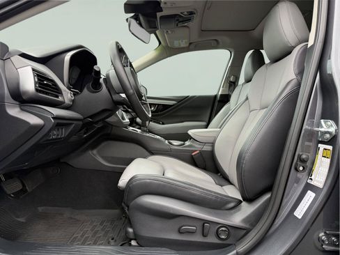 Used 2025 Subaru Outback Limited AWD/4WD image 9