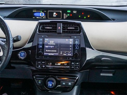 Used 2016 Toyota Prius Three image 14