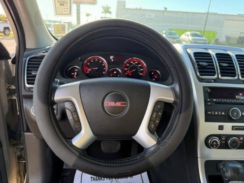 Used 2012 GMC Acadia SLE image 17