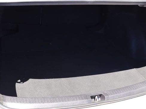 Used 2020 Toyota Corolla LE FWD image 25