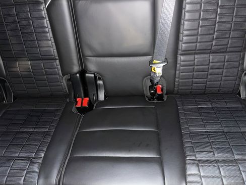 Used 2023 Cadillac Escalade ESV Premium Luxury Platinum image 35