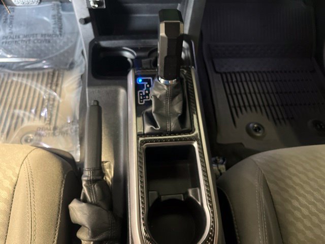 Used 2022 Toyota Tacoma SR5 w/ Technology Package RWD image 18
