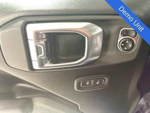 New 2026 Jeep Gladiator Willys AWD/4WD image 13