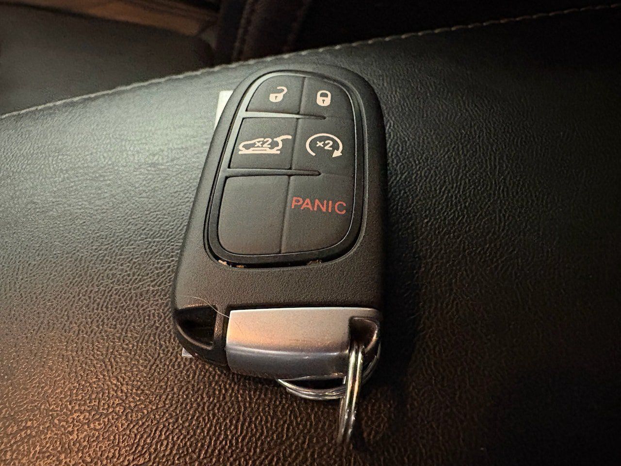 Used 2022 Jeep Cherokee Limited w/ Mopar Interior Package AWD/4WD image 15
