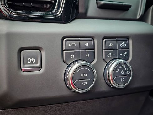 Used 2024 GMC Sierra 1500 AT4 w/ Technology Package image 16