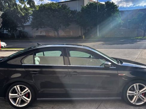 Used 2016 Volkswagen Jetta GLI SE FWD image 4
