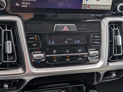 Certified 2023 Kia Sorento S w/ Panoramic Sunroof Package AWD/4WD image 23