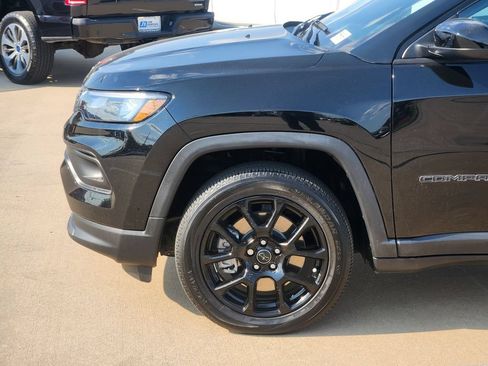 Used 2026 Jeep Compass Latitude AWD/4WD image 8