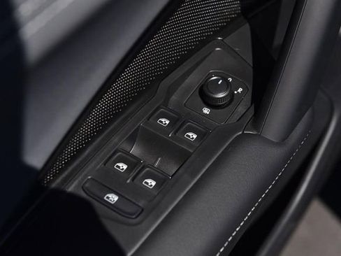 New 2026 Volkswagen Tiguan SE AWD/4WD image 8