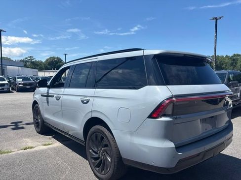 Used 2025 Lincoln Navigator Reserve w/ Jet Appearance Package AWD/4WD image 8