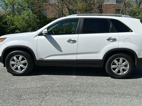 Used 2013 Kia Sorento LX w/ Convenience Pkg AWD/4WD image 28
