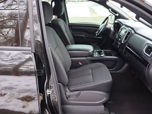 Used 2018 Nissan Titan SV w/ SV Convenience Package image 23