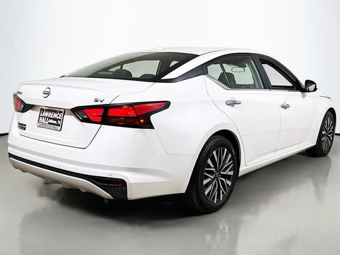 Used 2023 Nissan Altima 2.5 SV FWD image 4