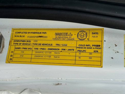 Used 2023 Ford E-Transit RWD image 23
