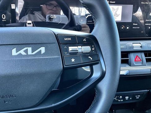 Used 2025 Kia K4 EX FWD image 19