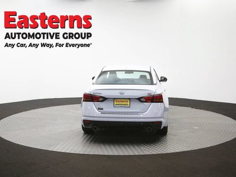 Used 2023 Nissan Altima 2.5 SR FWD image 40