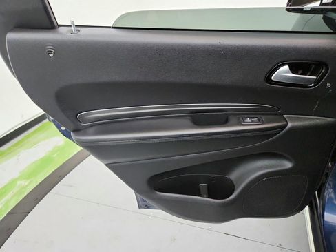 Used 2021 Dodge Durango SXT w/ 3rd Row Seating Group image 24
