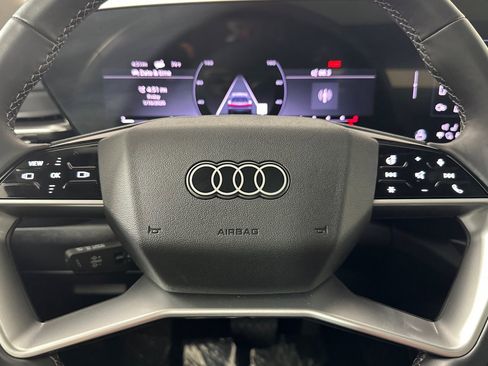 Used 2025 Audi Q5 Premium w/ Convenience Package image 22