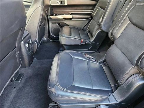 Used 2023 Ford Explorer Limited image 17