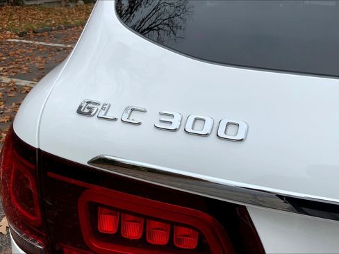Used 2020 Mercedes-Benz GLC 300 4MATIC image 32