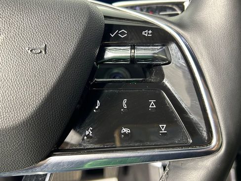 Used 2024 Cadillac Lyriq Luxury w/ LPO, Floor Liner Package AWD/4WD image 28