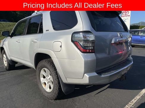 Used 2014 Toyota 4Runner SR5 AWD/4WD image 5