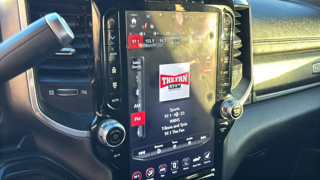 Used 2020 RAM 2500 Laramie w/ Night Edition AWD/4WD image 19