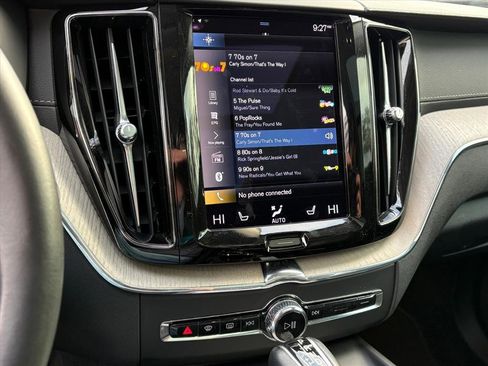 Used 2021 Volvo XC60 T5 Inscription w/ Protection Package Premier image 11