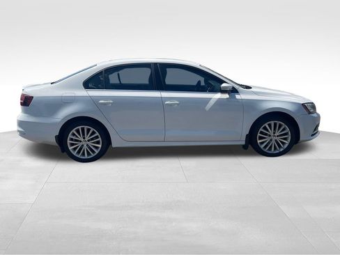 Used 2016 Volkswagen Jetta SEL w/ Lighting Package FWD image 8