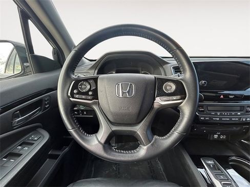 Used 2022 Honda Pilot Touring image 12