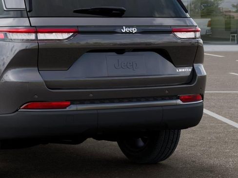 New 2026 Jeep Grand Cherokee Limited w/ Limited Altitude Package RWD image 13