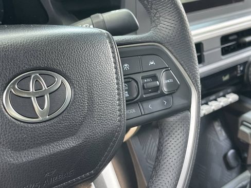 Used 2025 Toyota Tacoma TRD Sport AWD/4WD image 25